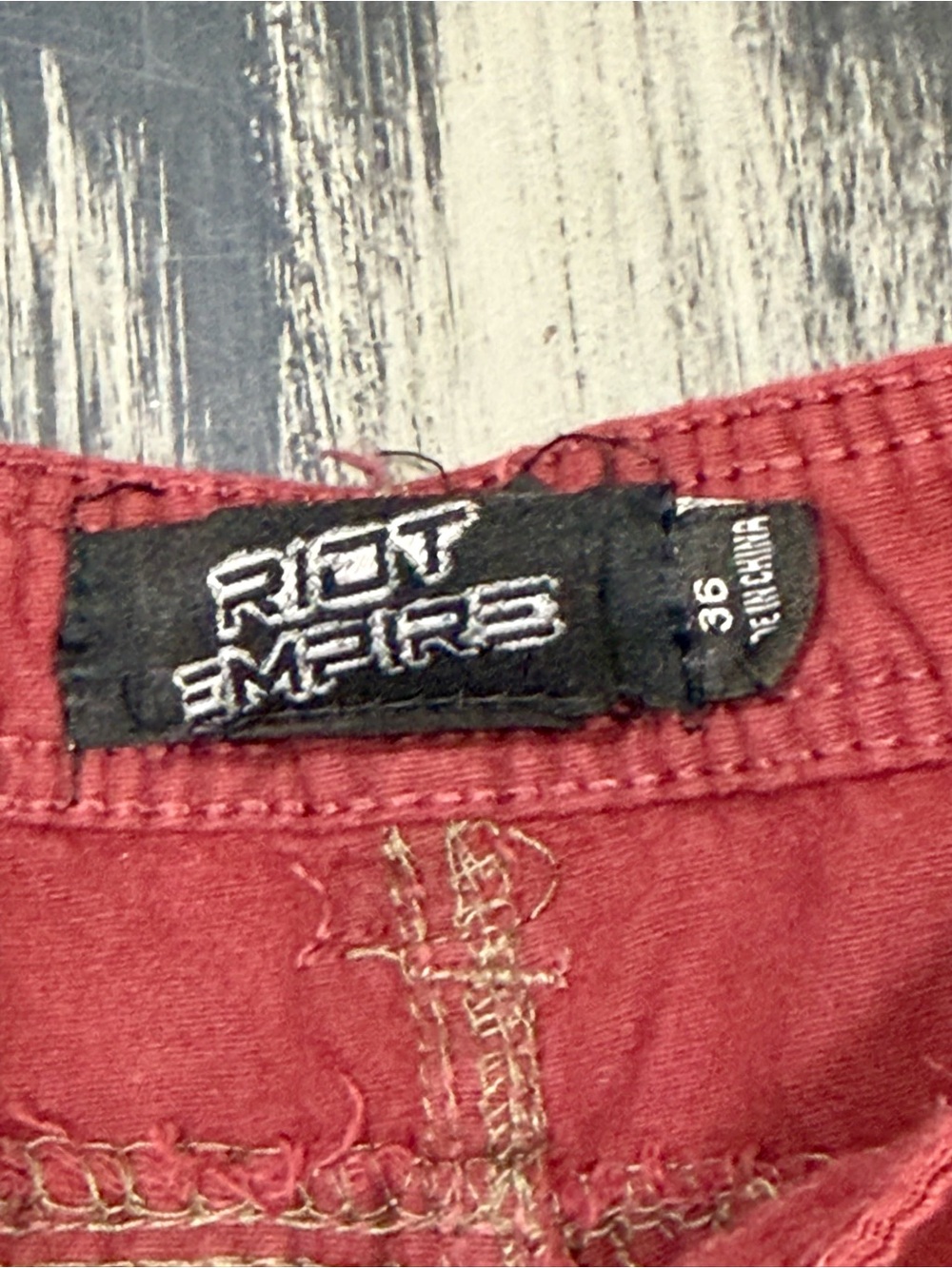 Riot Empire Men's Red Cargo Shorts Size 36 New with Tags - Picture 2 of 13
